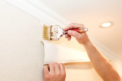 Pose de papier peint en Corse — revêtements muraux et toiles de verre